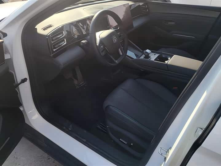 Фото 9 - BYD Qin L