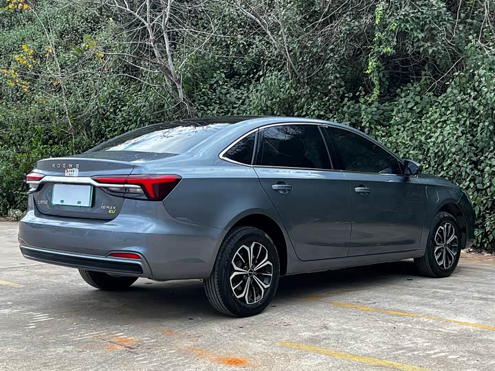 Фото 6 - Roewe i6 Max EV