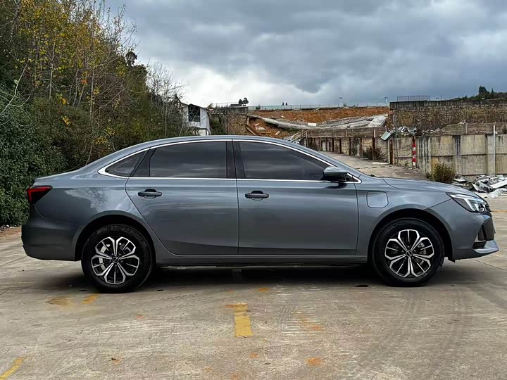 Фото 8 - Roewe i6 Max EV
