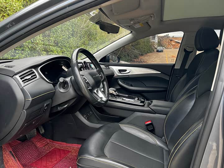 Фото 9 - Roewe i6 Max EV