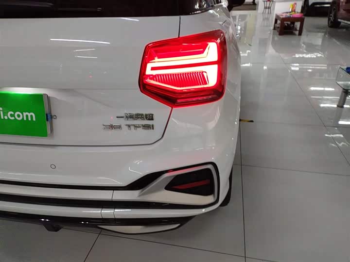 Фото 8 - Audi Q2L