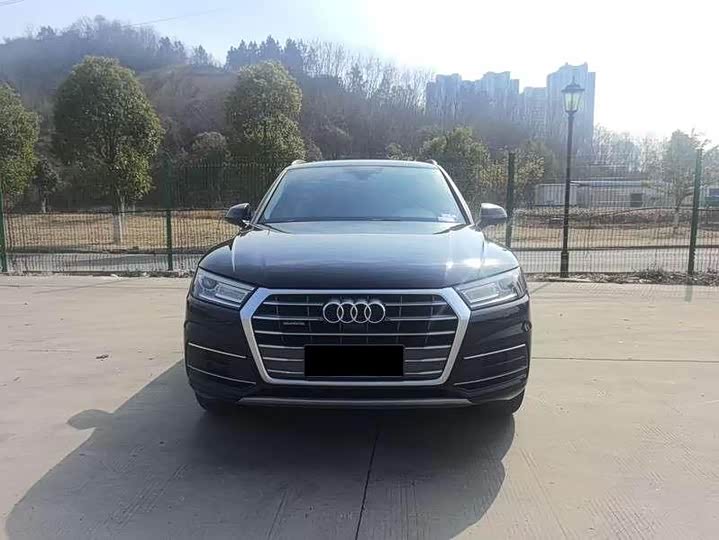 Фото 2 - Audi Q5L