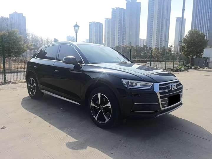 Фото 3 - Audi Q5L