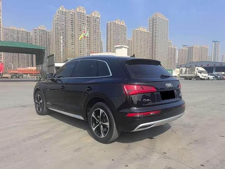 Фото 6 - Audi Q5L