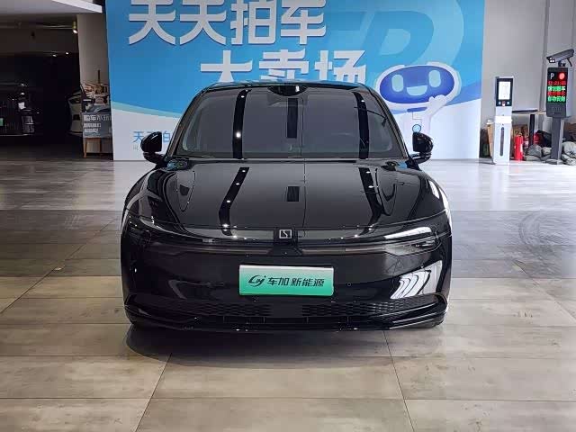 Фото 2 - Zeekr 007