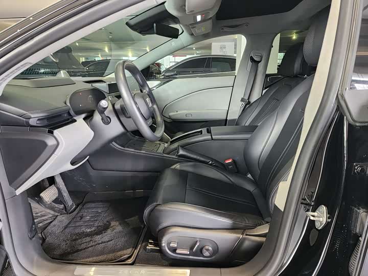 Фото 4 - Zeekr 007