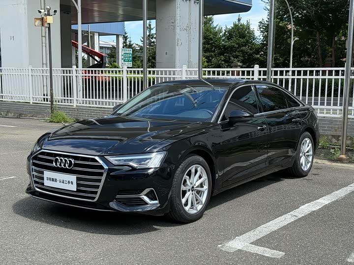 Фото 1 - Audi A6L