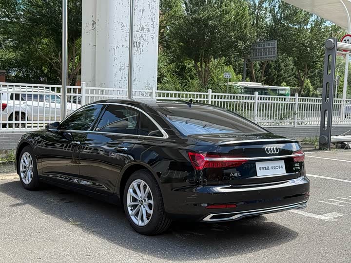 Фото 6 - Audi A6L