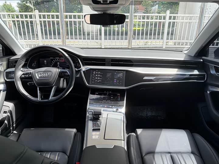Фото 9 - Audi A6L