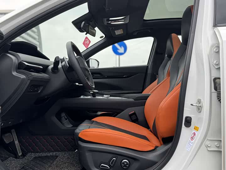 Фото 4 - Changan UNI-V