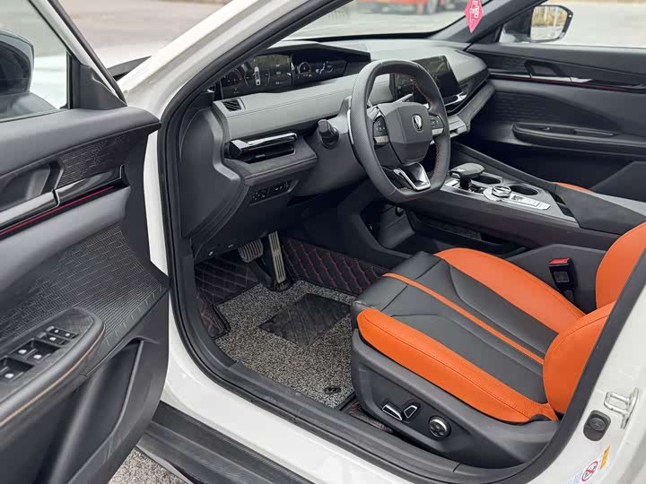 Фото 6 - Changan UNI-V