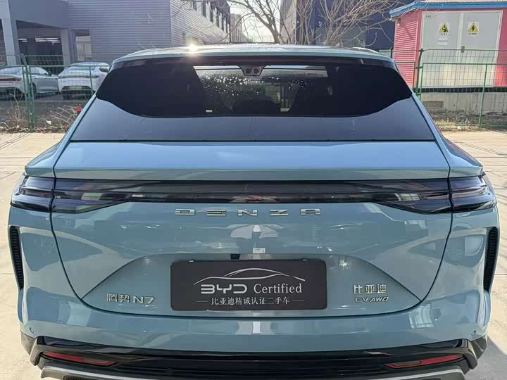 Фото 9 - Denza N7