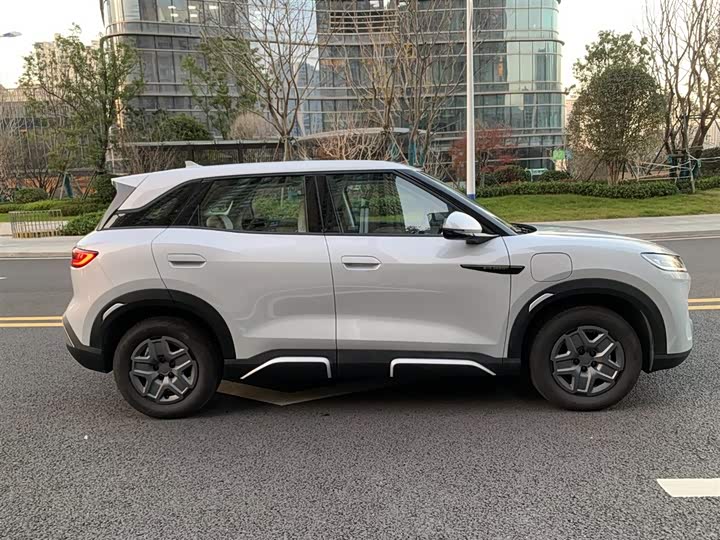 Фото 9 - BYD Yuan Up