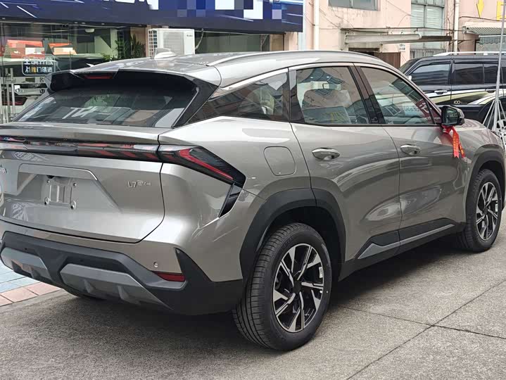 Фото 7 - Geely Galaxy L7