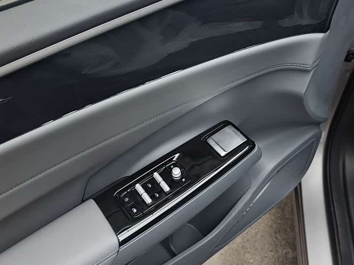 Фото 8 - Geely Galaxy L7