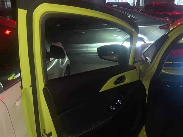 Фото 7 - Geely Geometry E Firefly