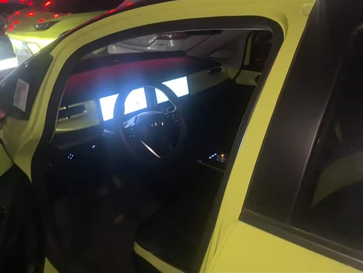 Фото 9 - Geely Geometry E Firefly