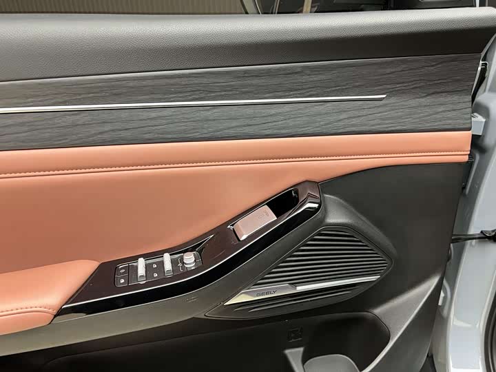 Фото 4 - Geely Galaxy L6