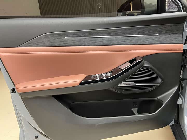 Фото 6 - Geely Galaxy L6