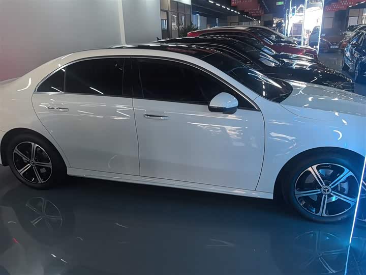 Фото 4 - Mercedes-Benz A-Class