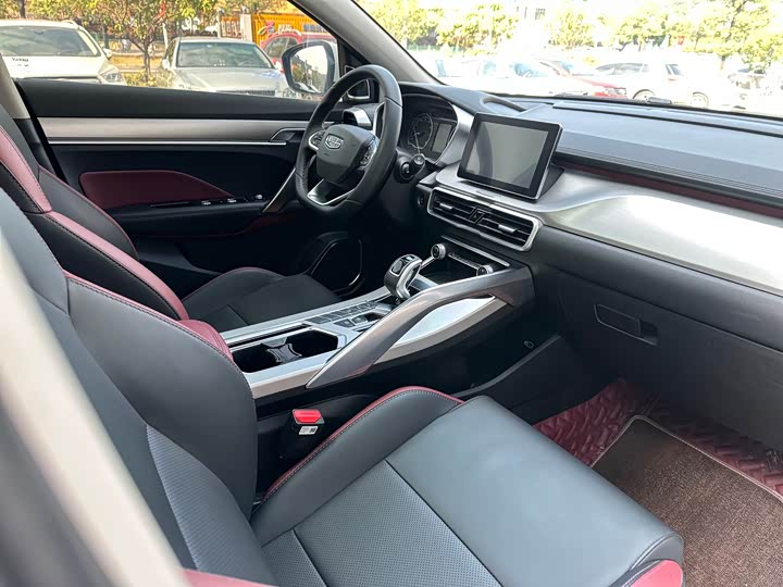 Фото 4 - Geely Coolray