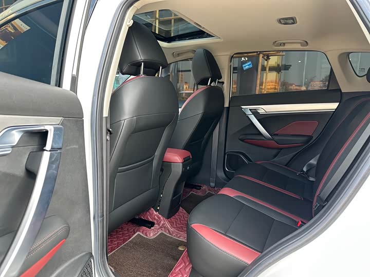 Фото 5 - Geely Coolray