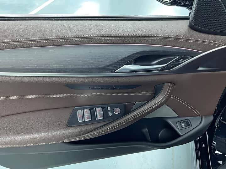 Фото 9 - BMW 5 Series