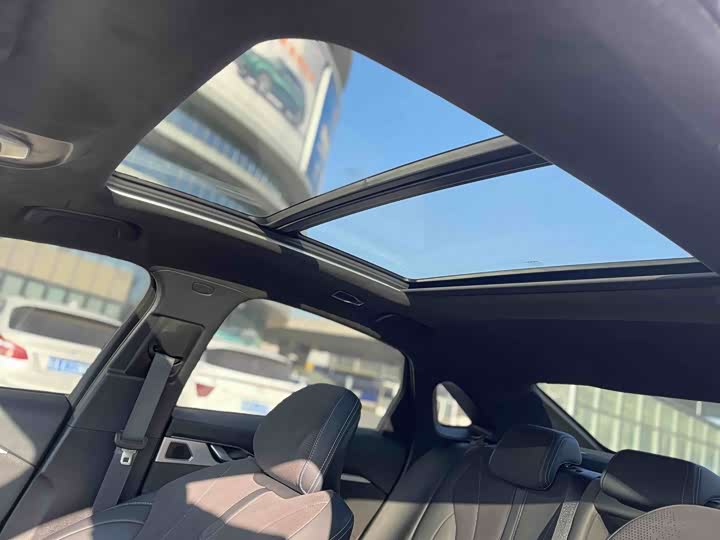 Фото 8 - Geely Preface