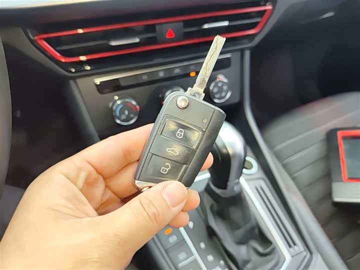 Фото 9 - Volkswagen Lavida