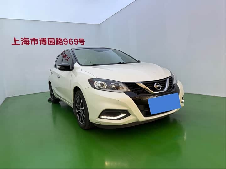 Фото 2 - Nissan Tiida