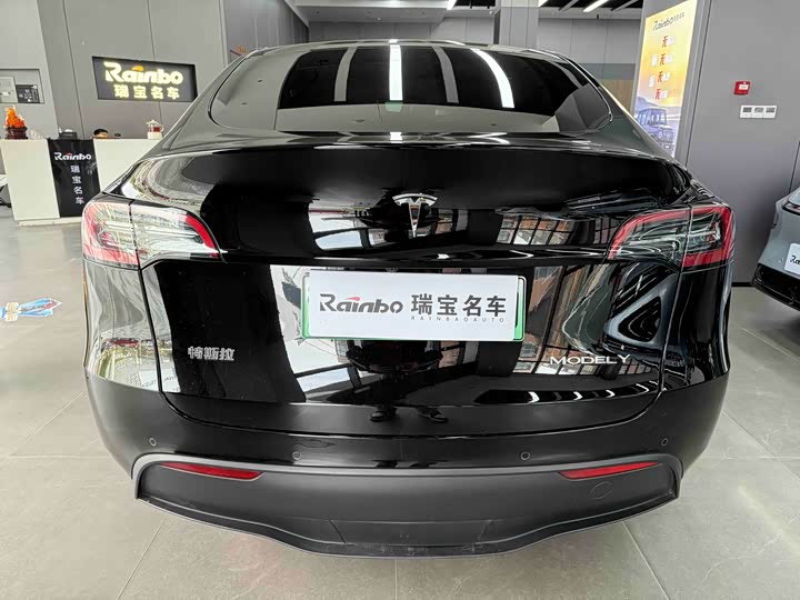 Фото 6 - Tesla Model Y