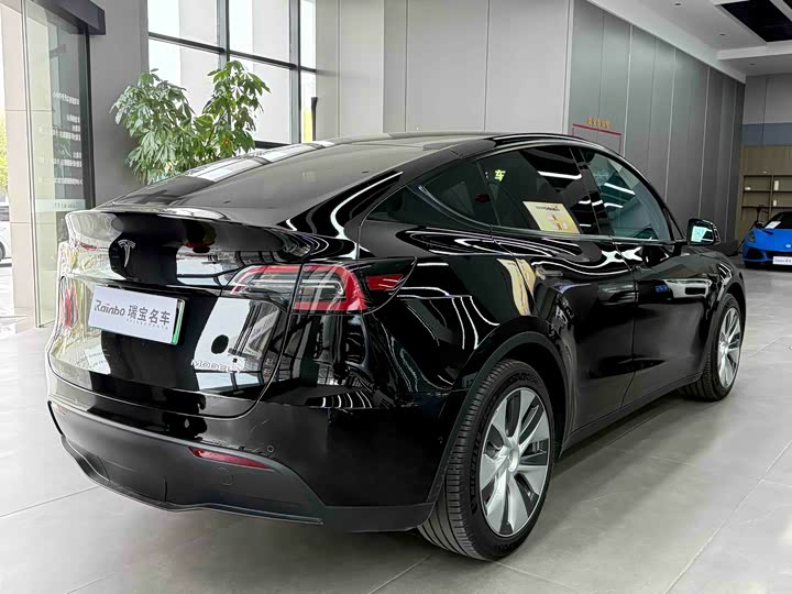 Фото 7 - Tesla Model Y