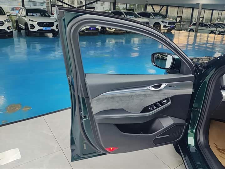 Фото 7 - Geely Preface