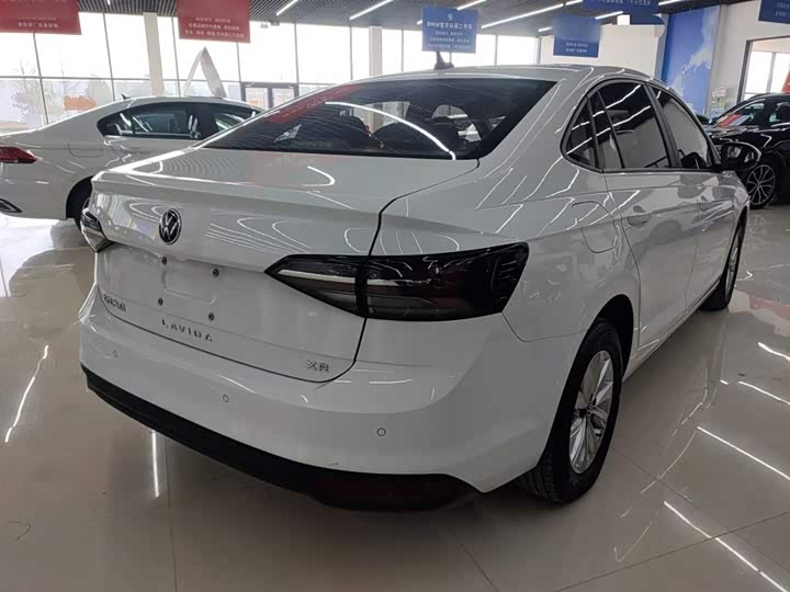 Фото 7 - Volkswagen Lavida