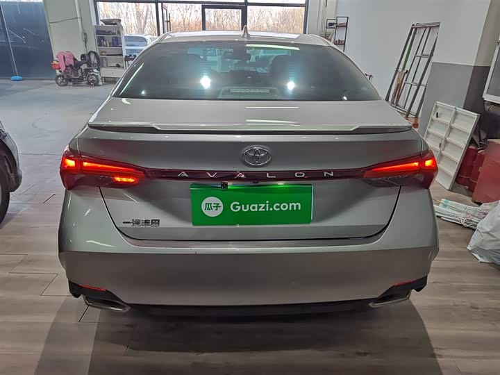 Фото 6 - Toyota Avalon