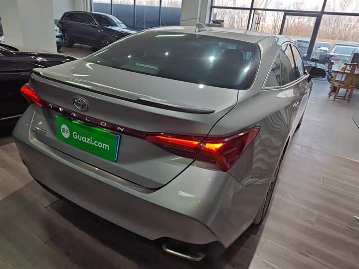 Фото 7 - Toyota Avalon