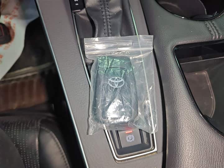 Фото 9 - Toyota Avalon