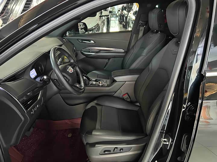 Фото 4 - Cadillac XT4