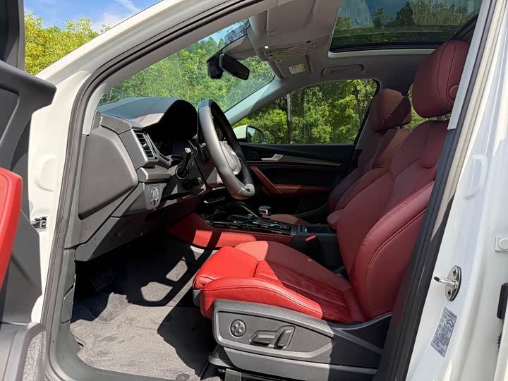 Фото 4 - Audi Q5L