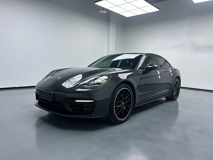 Фото 1 - Porsche Panamera