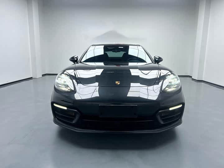 Фото 3 - Porsche Panamera