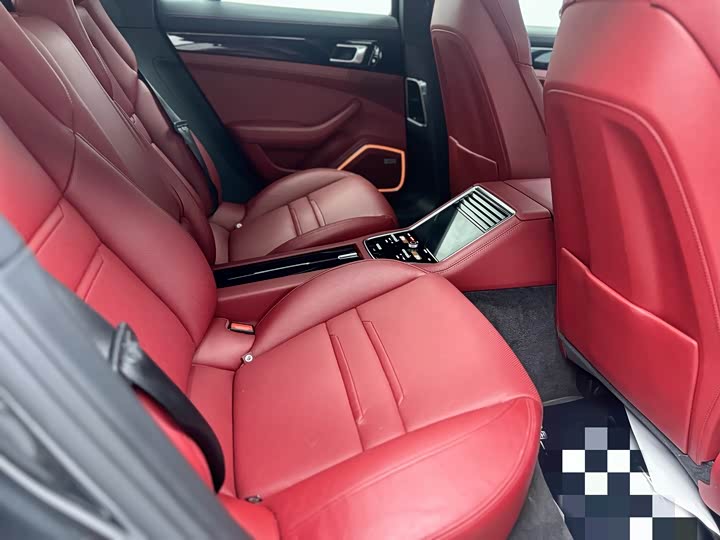 Фото 7 - Porsche Panamera