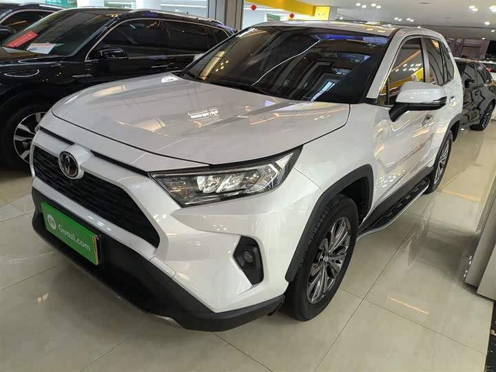 Фото 1 - Toyota RAV4