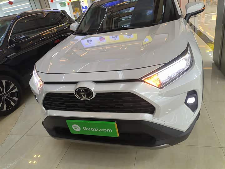 Фото 3 - Toyota RAV4