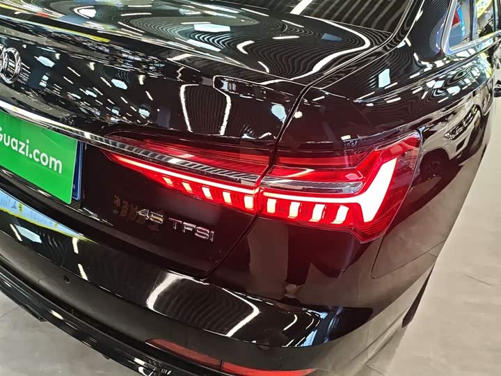 Фото 8 - Audi A6L