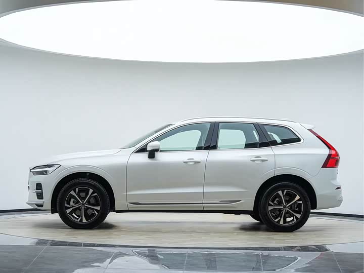 Фото 4 - Volvo XC60