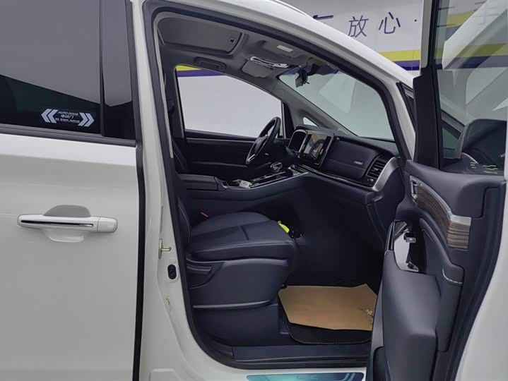 Фото 8 - GAC Trumpchi M8