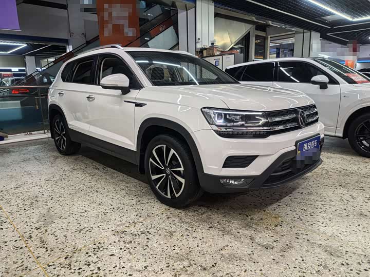 Фото 3 - Volkswagen Tharu