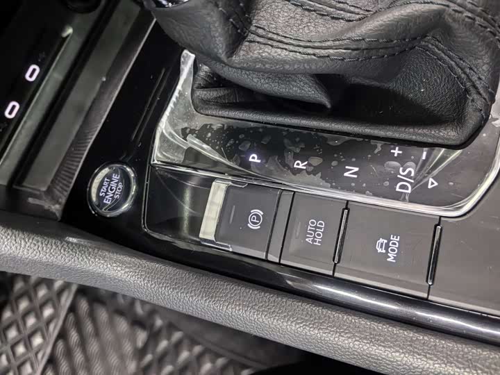 Фото 9 - Volkswagen Tharu