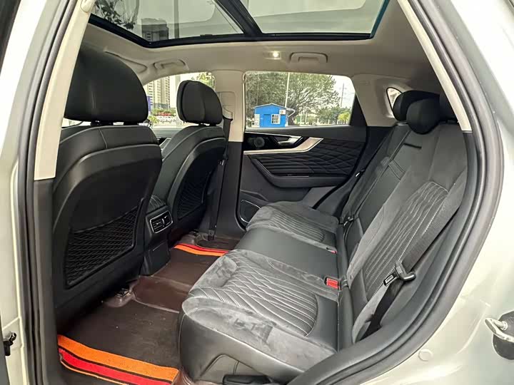 Фото 4 - Hongqi HS5